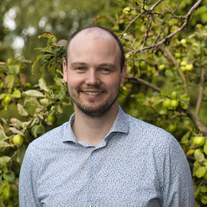 Dr. Elias Eger
